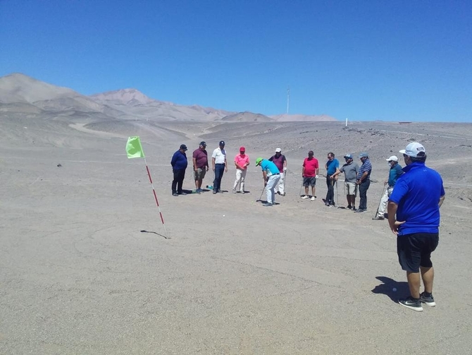 La expectaci&oacute;n a tope sobre el&nbsp;green: la zona cerca de la bandera est&aacute; especialmente nivelada para que la bola se mueva de manera fluida por el terreno.